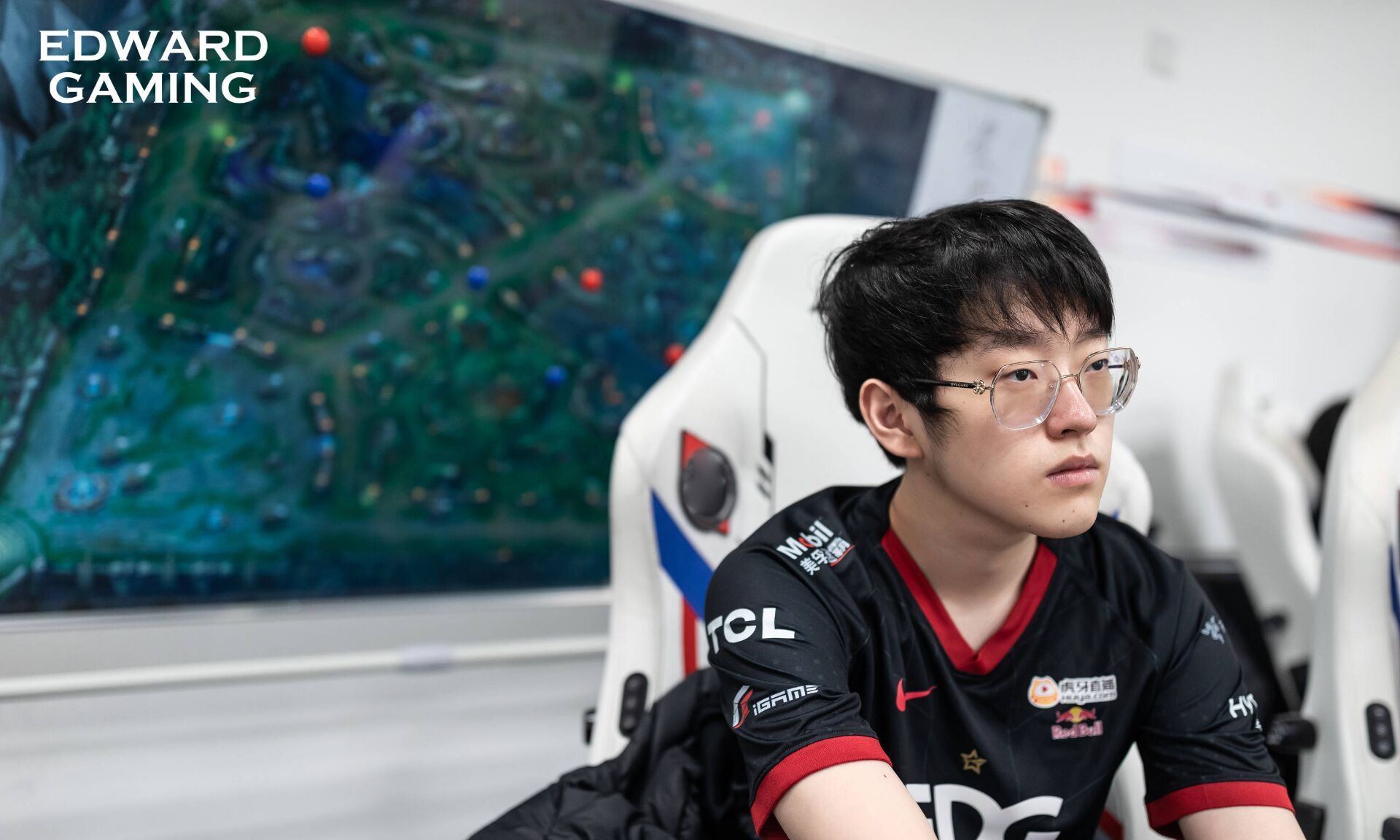 Scout巅峰对决，TheShy与50激战尤文图斯分钟，比分优势明显胜负难料！的简单介绍