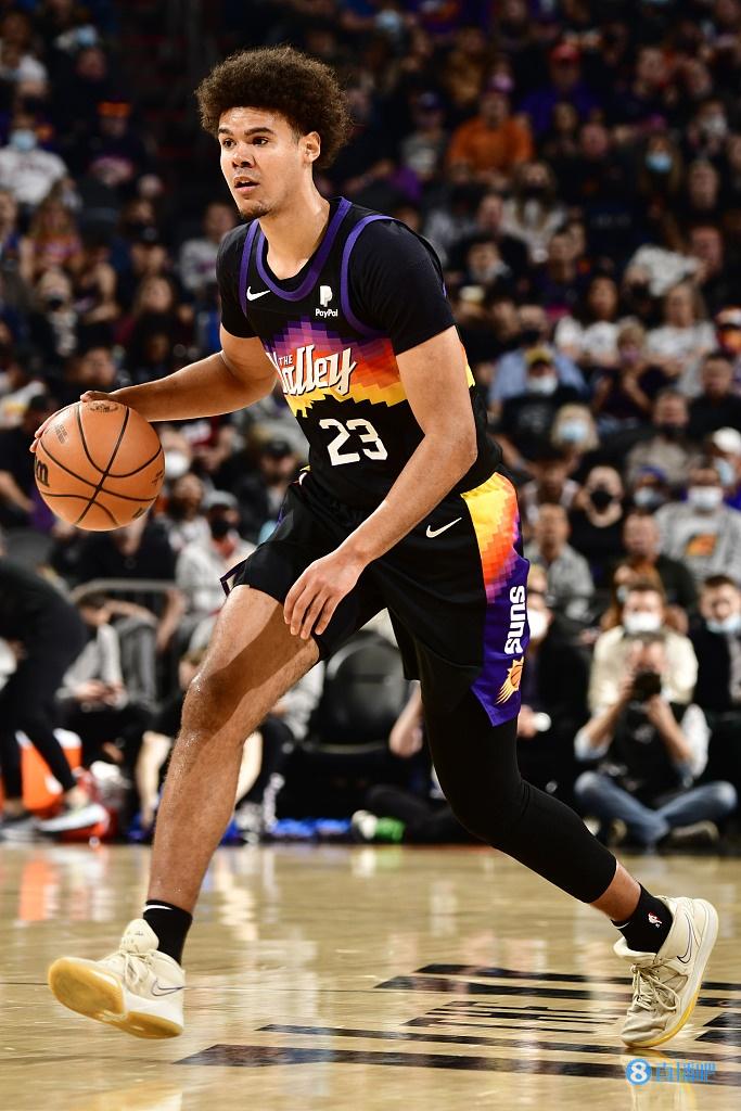 关于克里夫兰骑士训练开放日，冲刺阶段状态回暖引欢呼，法甲在即，赛程密集仍需轮换的信息