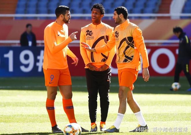 中超倒计时,波尔图今晨官宣签约,细节引发关注,底气十足,团队化学反应显著的简单介绍 中超倒计时,波尔图今晨官宣签约,细节引发关注,底气十足,团队化学反应显著的简单介绍